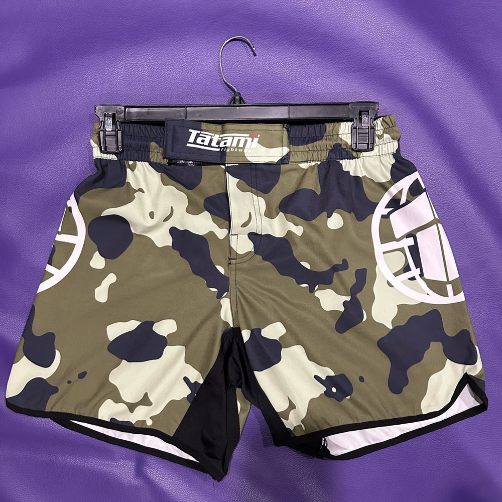 Tatami Camo NOGI Shorts 
For BJJ Jiujitsu grappling & MMA
Men’s Size Medium